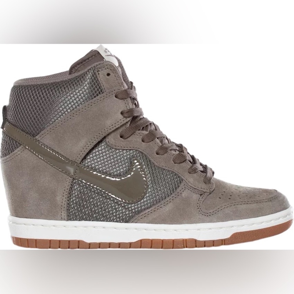NIKE Womens Dunk Sky High 'Tarp Green Gum'